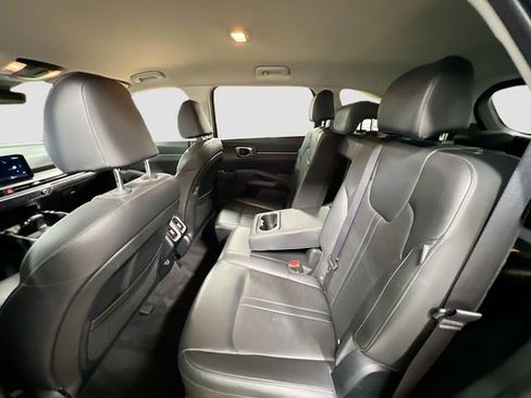 Certified 2024 Kia Sorento S image 24