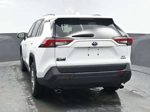 Used 2022 Toyota RAV4 XLE AWD/4WD image 5