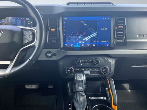 Used 2021 Ford Bronco Badlands image 8