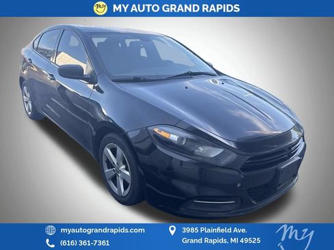 Used 2015 Dodge Dart SXT FWD image 1