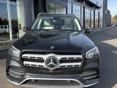 Used 2022 Mercedes-Benz GLS 450 4MATIC image 2