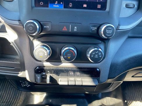 Used 2022 RAM 2500 Tradesman w/ Chrome Appearance Group AWD/4WD image 22