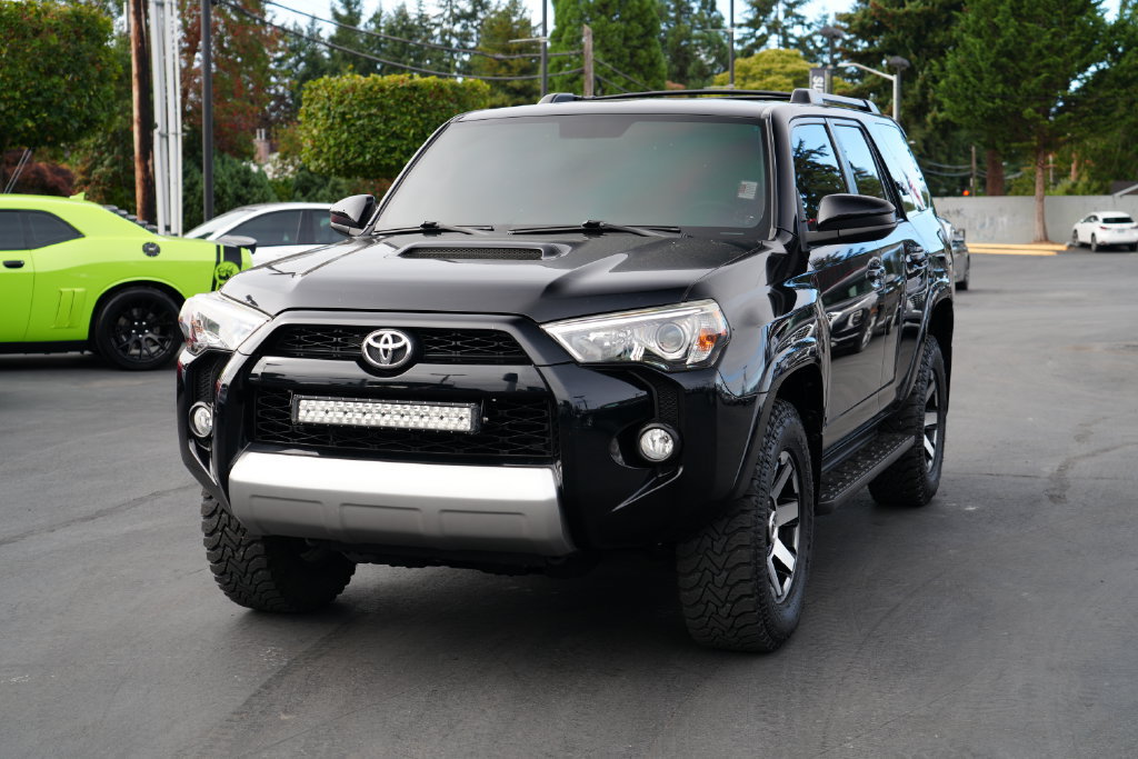 Used 2019 Toyota 4Runner TRD Off-Road AWD/4WD image 4