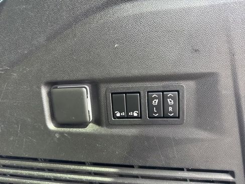 Used 2022 Chevrolet Tahoe Z71 w/ Luxury Package image 34