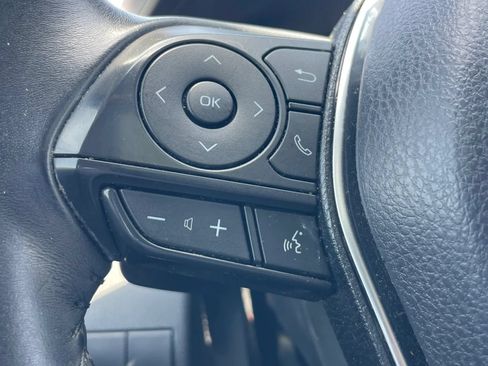 Used 2018 Toyota Camry SE FWD image 21