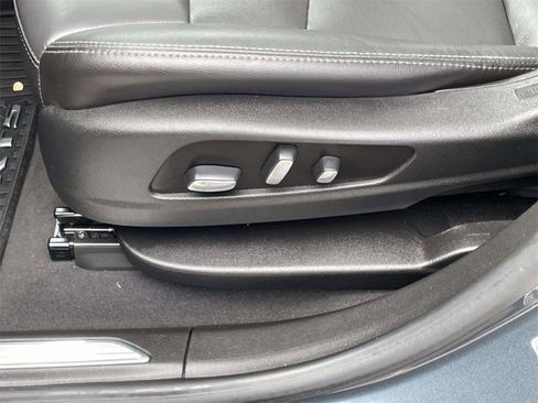 Used 2020 Cadillac XT5 Premium Luxury image 16