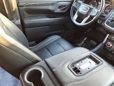 Used 2021 GMC Yukon SLT image 10