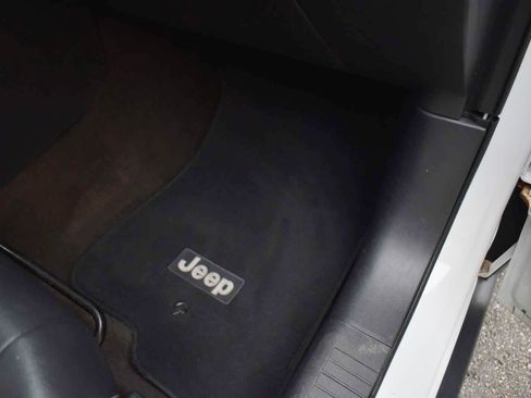 Used 2014 Jeep Patriot High Altitude FWD image 38