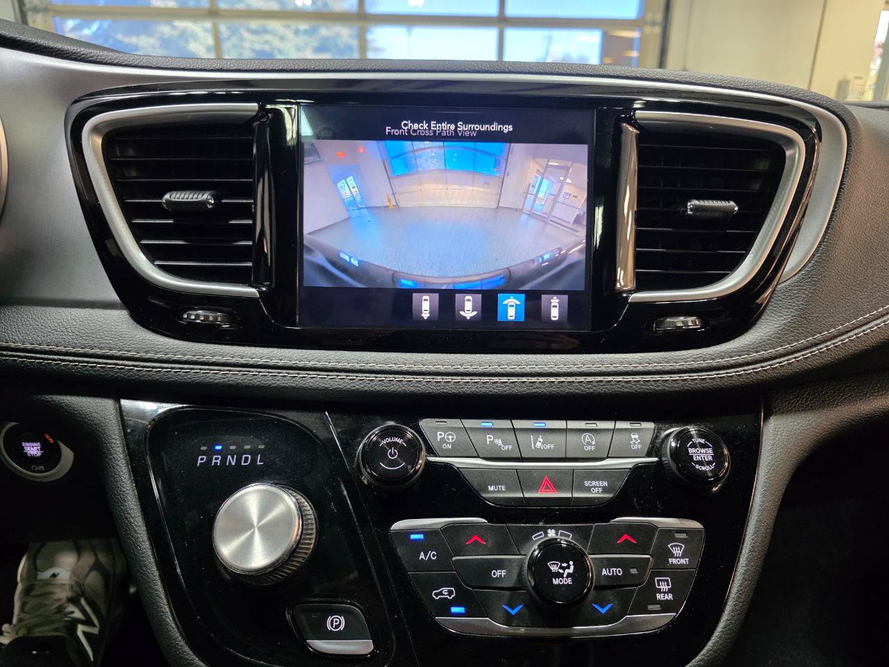 Used 2019 Chrysler Pacifica Limited w/ Advanced Safetytec Group FWD image 36