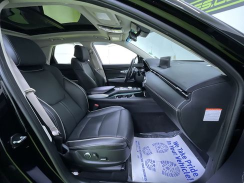 Used 2023 Genesis Electrified GV70 image 30