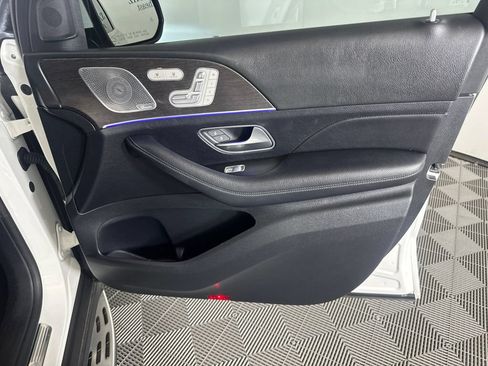 Used 2020 Mercedes-Benz GLS 450 4MATIC image 15