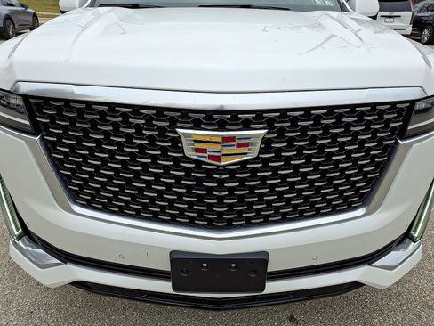 Certified 2023 Cadillac Escalade ESV Premium Luxury image 9