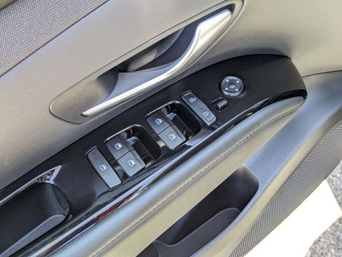 Used 2022 Hyundai Tucson Limited AWD/4WD image 11