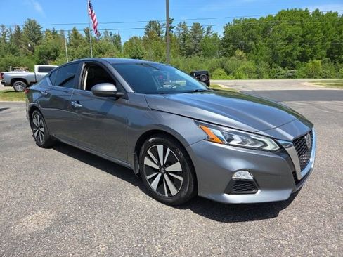 Used 2022 Nissan Altima 2.5 SV FWD image 1
