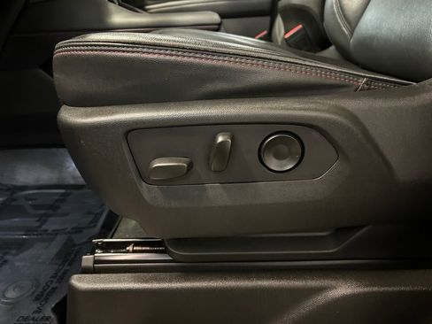 Used 2021 Chevrolet Tahoe RST w/ Luxury Package image 15