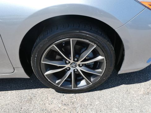 Used 2017 Toyota Camry XSE FWD image 31