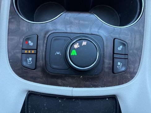 Used 2021 GMC Acadia Denali w/ Denali Technology Package image 32