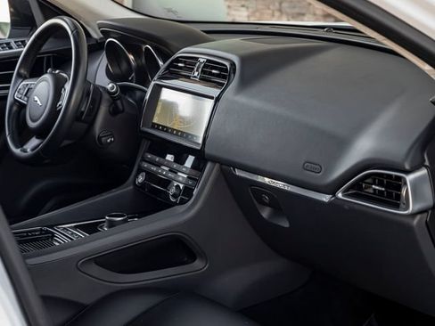 Used 2019 Jaguar F-PACE Premium AWD/4WD image 31