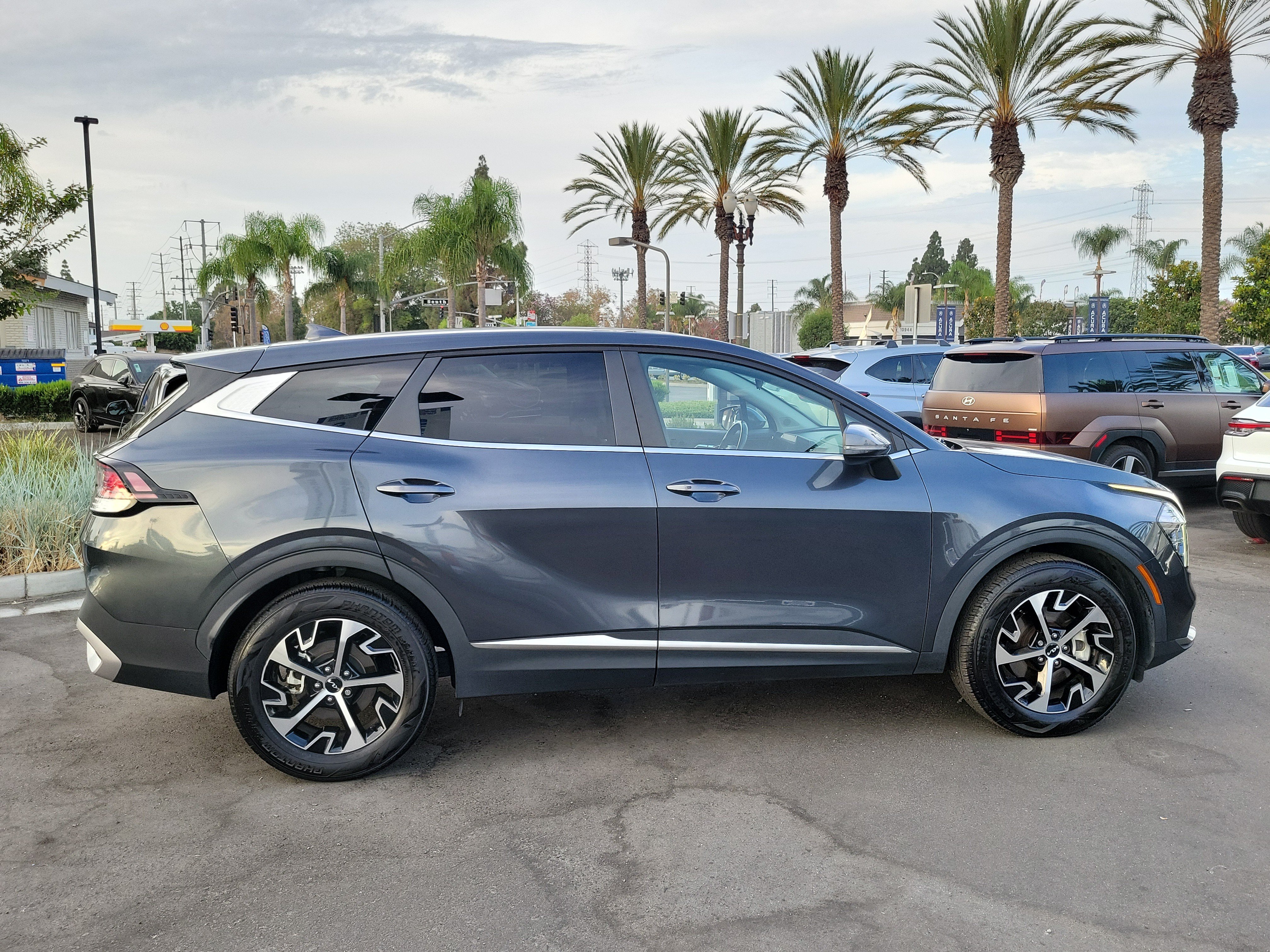 Used 2024 Kia Sportage EX FWD image 5