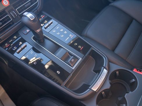 Certified 2026 Porsche Macan AWD/4WD image 20