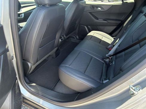 New 2026 Chevrolet Equinox LT w/ Convenience Package II AWD/4WD image 16