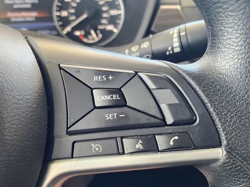 Used 2024 Nissan Altima 2.5 SV FWD image 24
