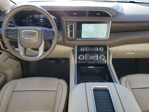 Used 2023 GMC Yukon XL Denali image 28