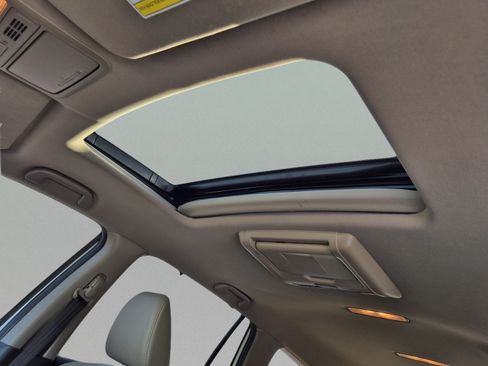 Used 2017 Honda Pilot Touring image 22