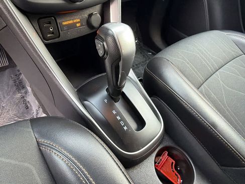 Used 2019 Chevrolet Trax LT w/ LT Convenience Package image 13