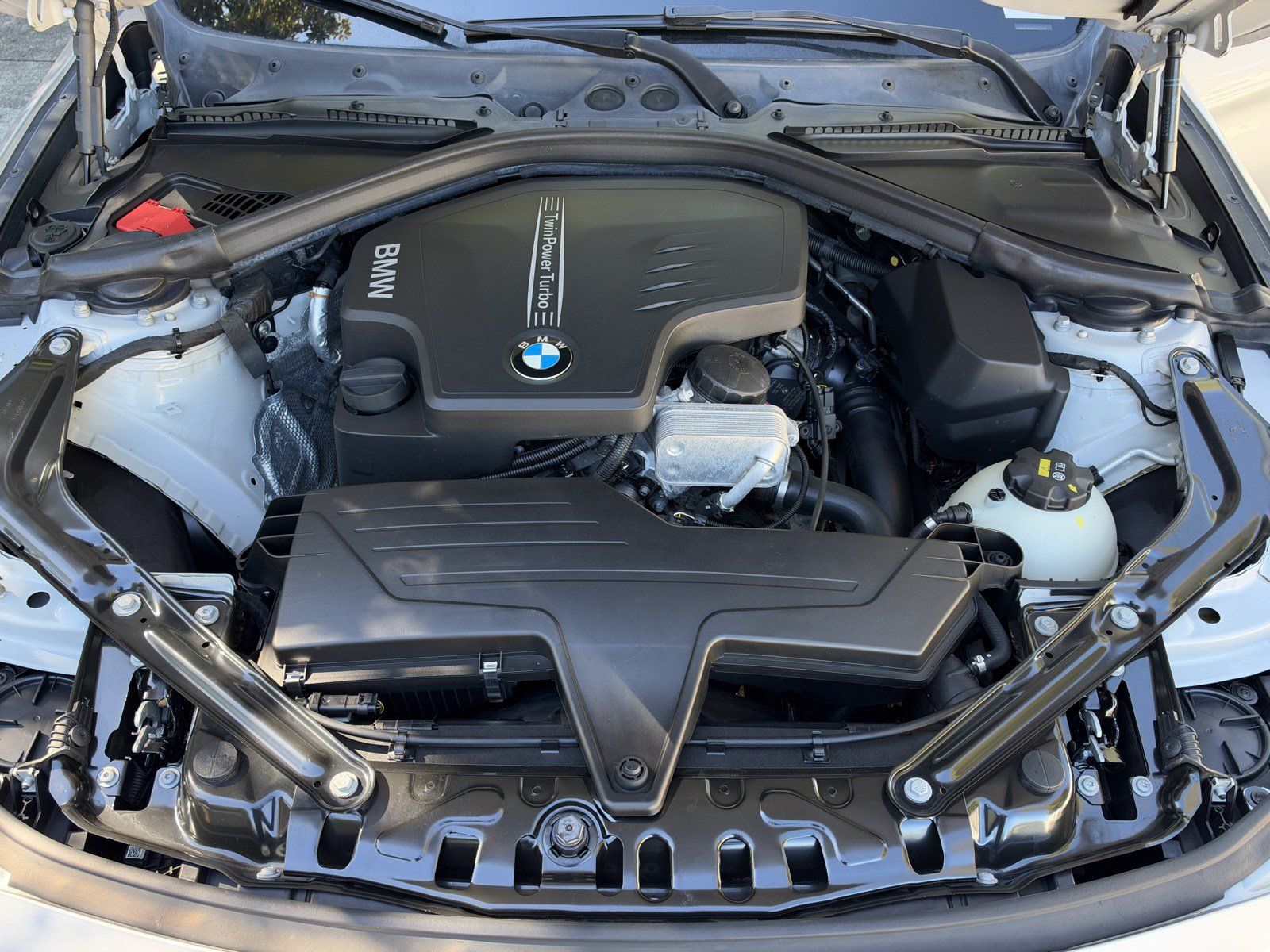 Used 2016 BMW 428i xDrive Convertible AWD/4WD image 9