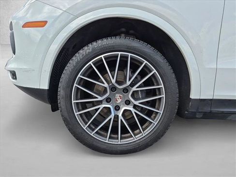 Used 2019 Porsche Cayenne AWD/4WD image 9