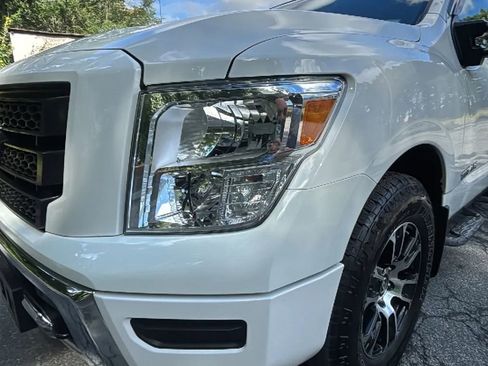 Used 2021 Nissan Titan SV w/ SV Convenience Package image 29