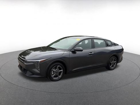 Used 2025 Kia K4 LXS image 9