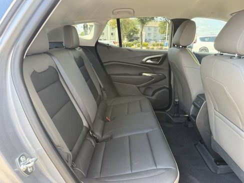 Certified 2025 Chevrolet Trax ACTIV FWD image 31