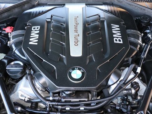 Used 2013 BMW 750Li image 12