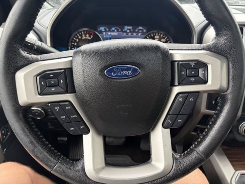 Used 2016 Ford F150 Lariat w/ Equipment Group 502A Luxury AWD/4WD image 27