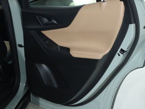 Used 2025 Chevrolet Equinox ACTIV w/ Safety and Technology Package image 30