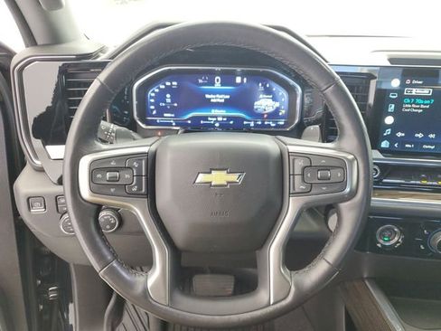 Used 2022 Chevrolet Silverado 1500 LT w/ Z71 Off-Road Package image 21