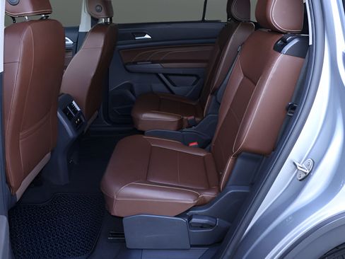 Certified 2023 Volkswagen Atlas SEL AWD/4WD image 15