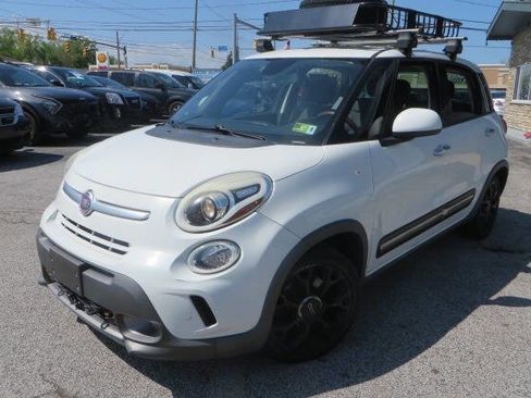 Used 2014 FIAT 500L Trekking w/ Popular Equipment Group FWD image 1