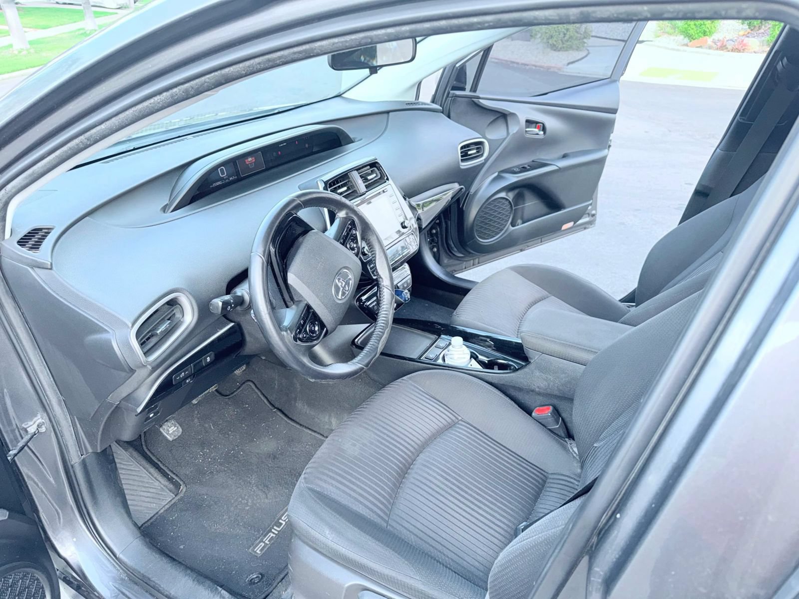 Used 2021 Toyota Prius Prime LE FWD image 12