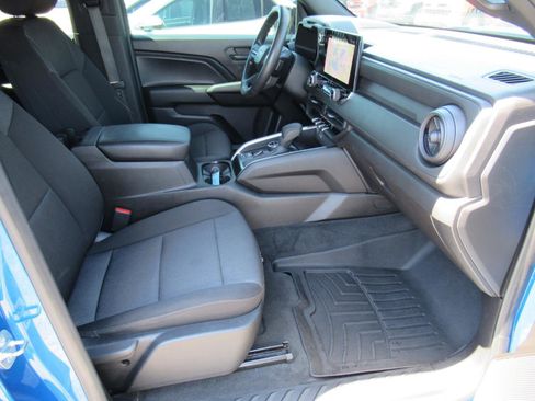 Used 2023 Chevrolet Colorado Trail Boss w/ LPO, Dark Essentials Package AWD/4WD image 11