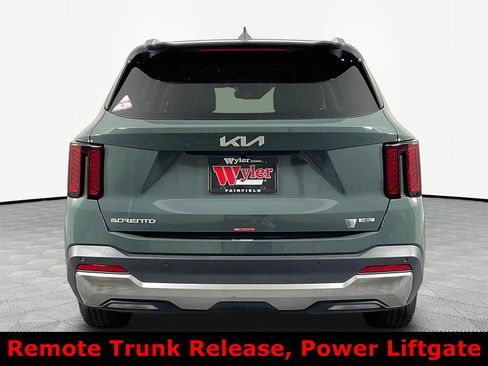 Certified 2026 Kia Sorento EX w/ EX Premium Package FWD image 5