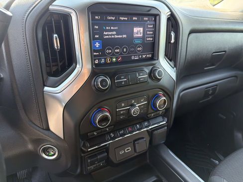 Certified 2021 Chevrolet Silverado 1500 LT Trail Boss w/ Convenience Package II AWD/4WD image 7