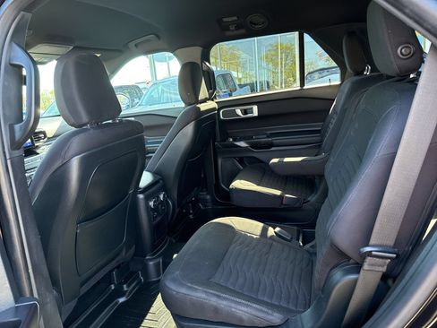 Used 2020 Ford Explorer XLT w/ Comfort Package AWD/4WD image 4