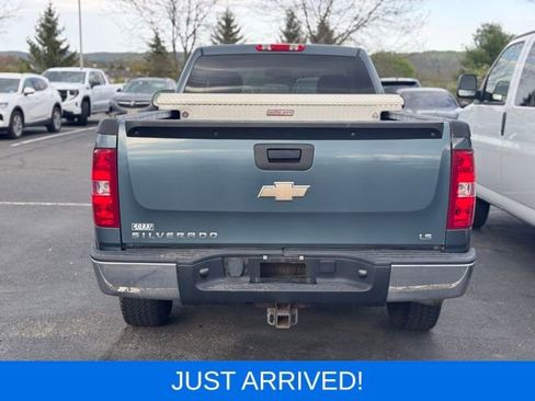 Used 2009 Chevrolet Silverado 1500 W/T AWD/4WD image 7