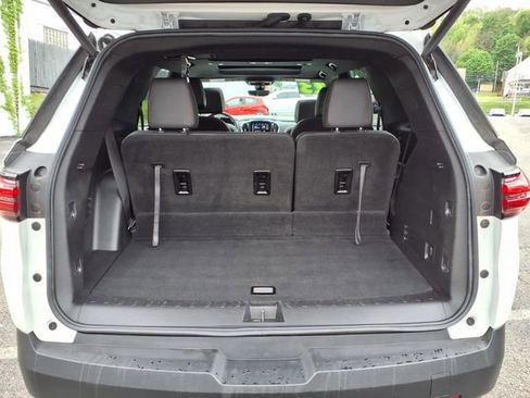 Used 2023 Chevrolet Traverse RS AWD/4WD image 32