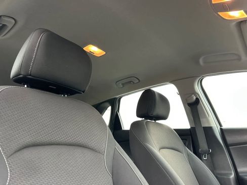 Used 2018 Hyundai Elantra GT image 17