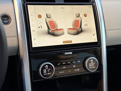 Used 2025 Land Rover Discovery S image 20