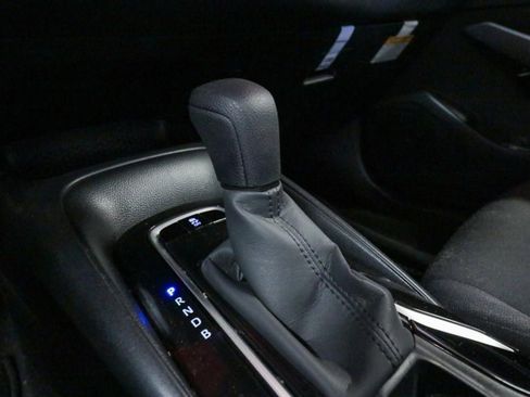 Used 2022 Toyota Corolla LE image 19